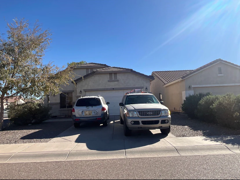 577 E Goldmine Ln