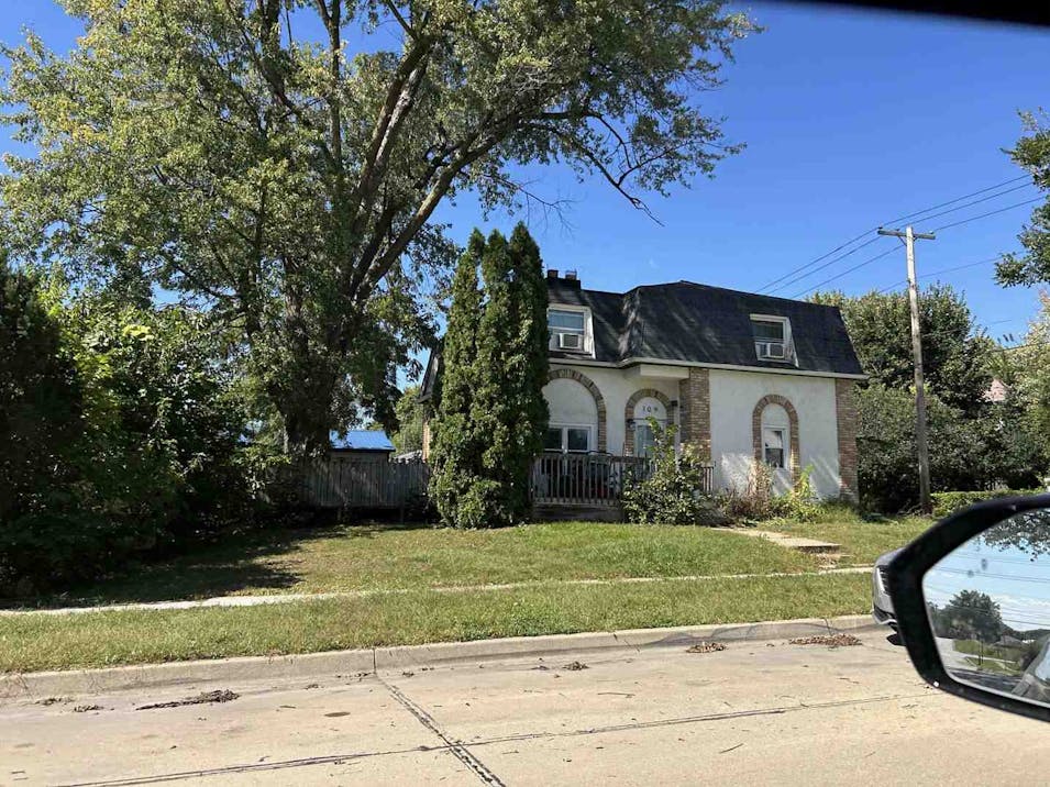 109 S D St Indianola, IA 50125, Warren County