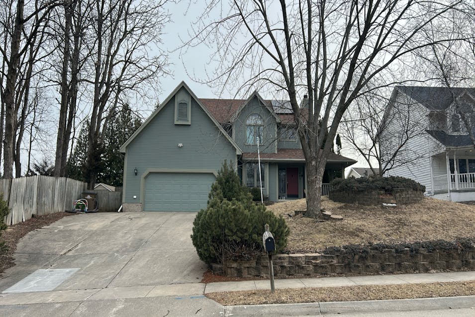 467 Edgewood Ln Pleasant Hill, IA 50327, Polk County