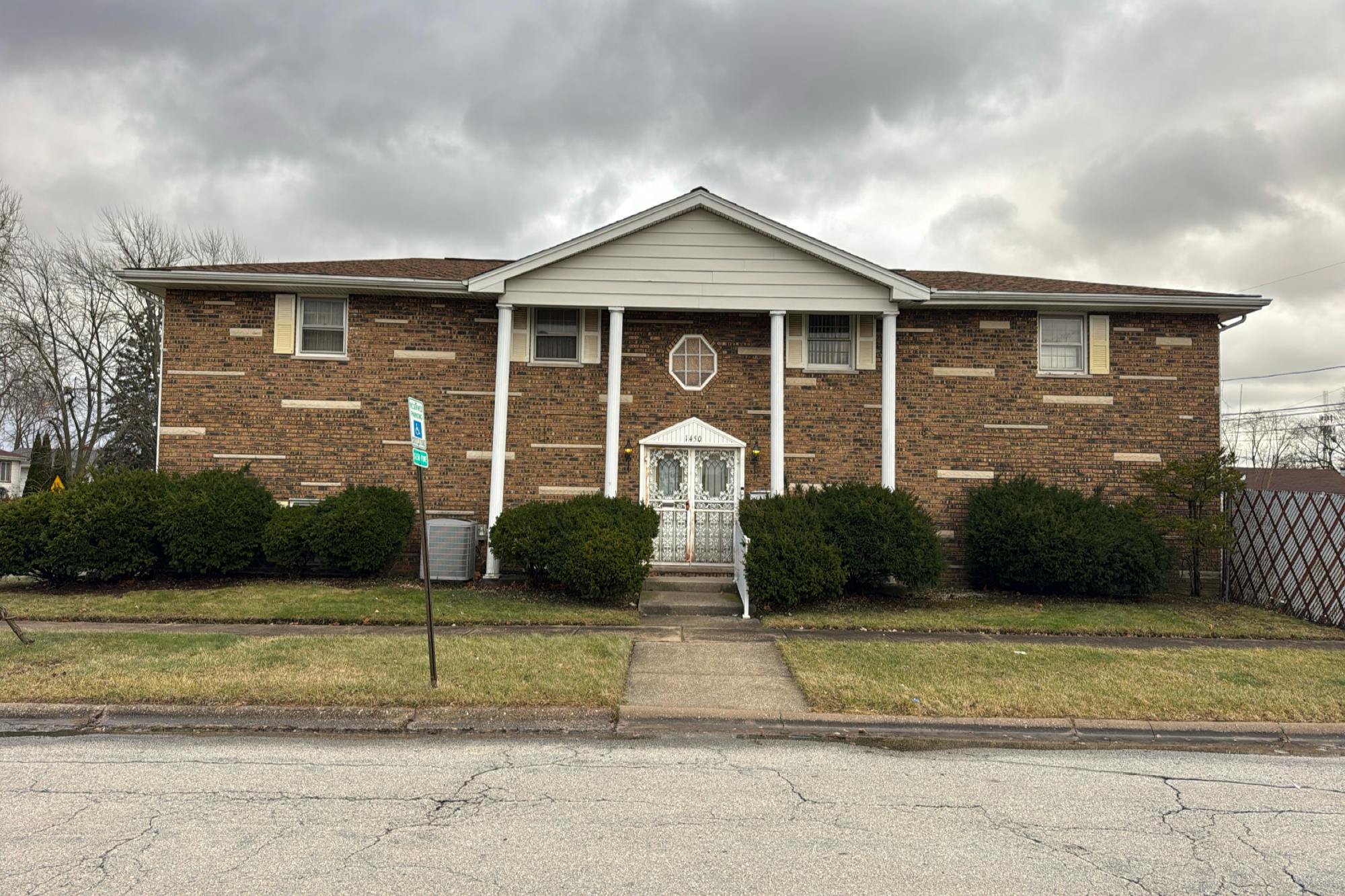 Hirsch Ave, Calumet City, IL 60409