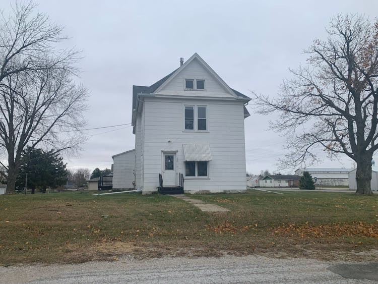 225 N 3rd St Mc Callsburg, IA 50154, Story County