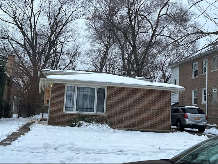 11820 S Hale Ave Chicago, IL 60643, Cook County
