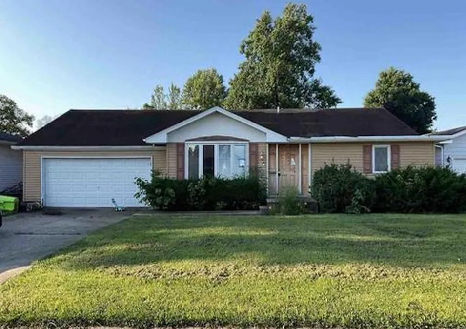 126 E Patterson St Roodhouse, IL 62082, Greene County