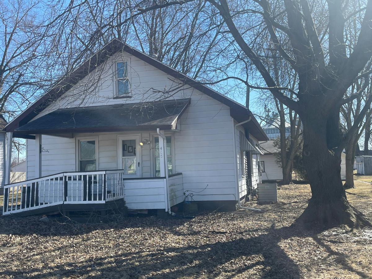 Oakley St, Glasford, IL 61533