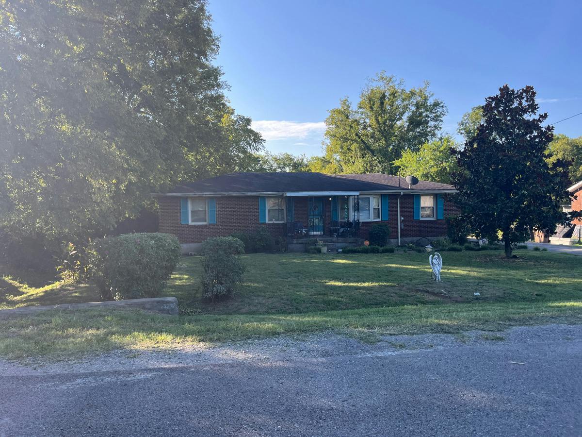 Dove Pl, Nashville, TN 37218