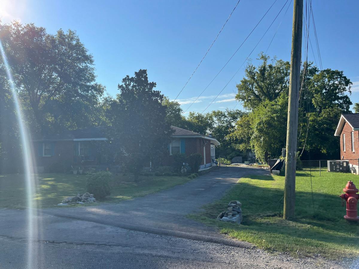 Dove Pl, Nashville, TN 37218 #1