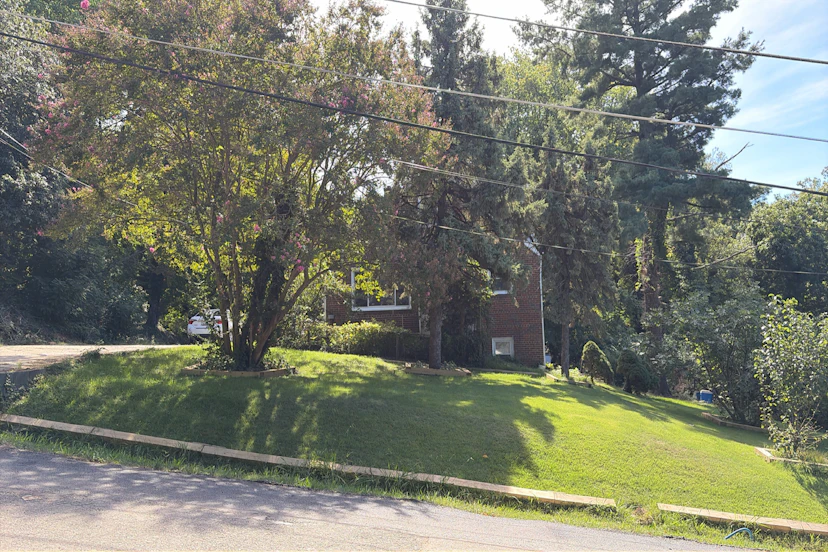 17 E Balmoral Drive
