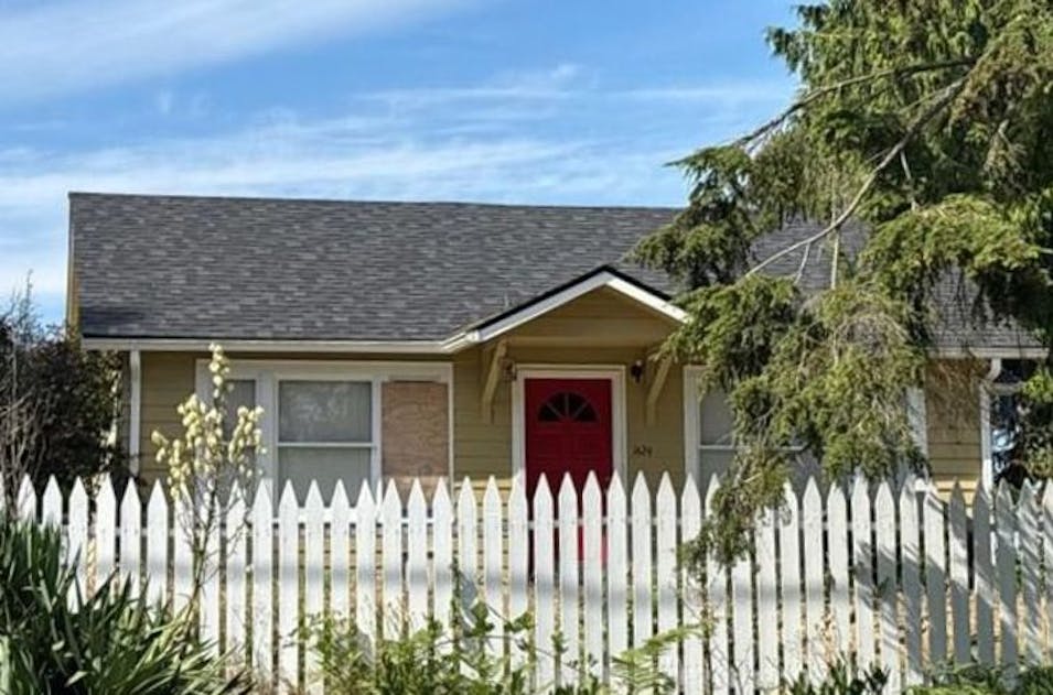 1424 S 272nd St Des Moines, WA 98198, King County