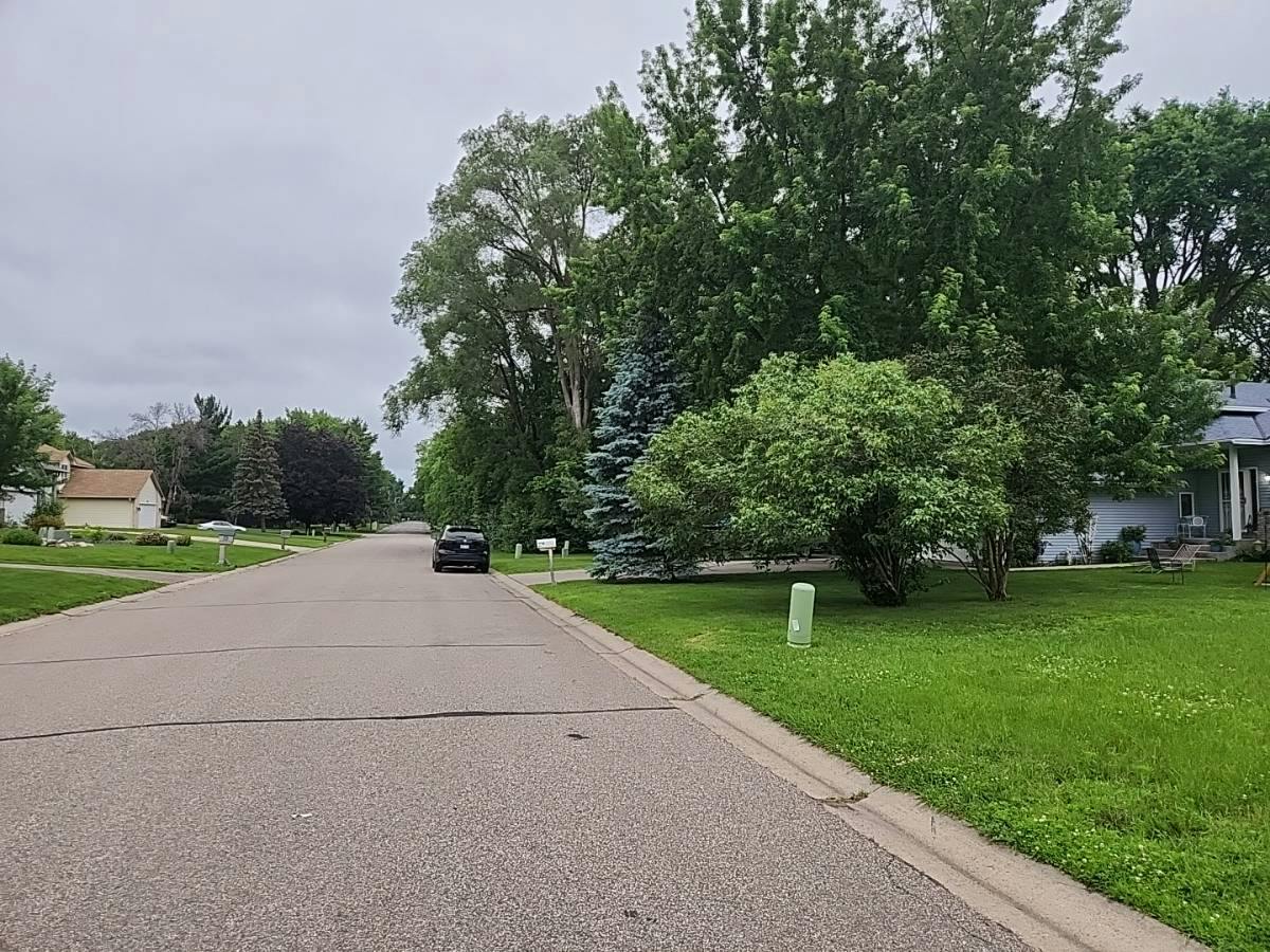 Sunkist Blvd, Minneapolis, MN 55444