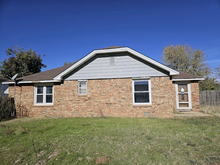 203 4th St Cyril, OK 73029, Caddo County