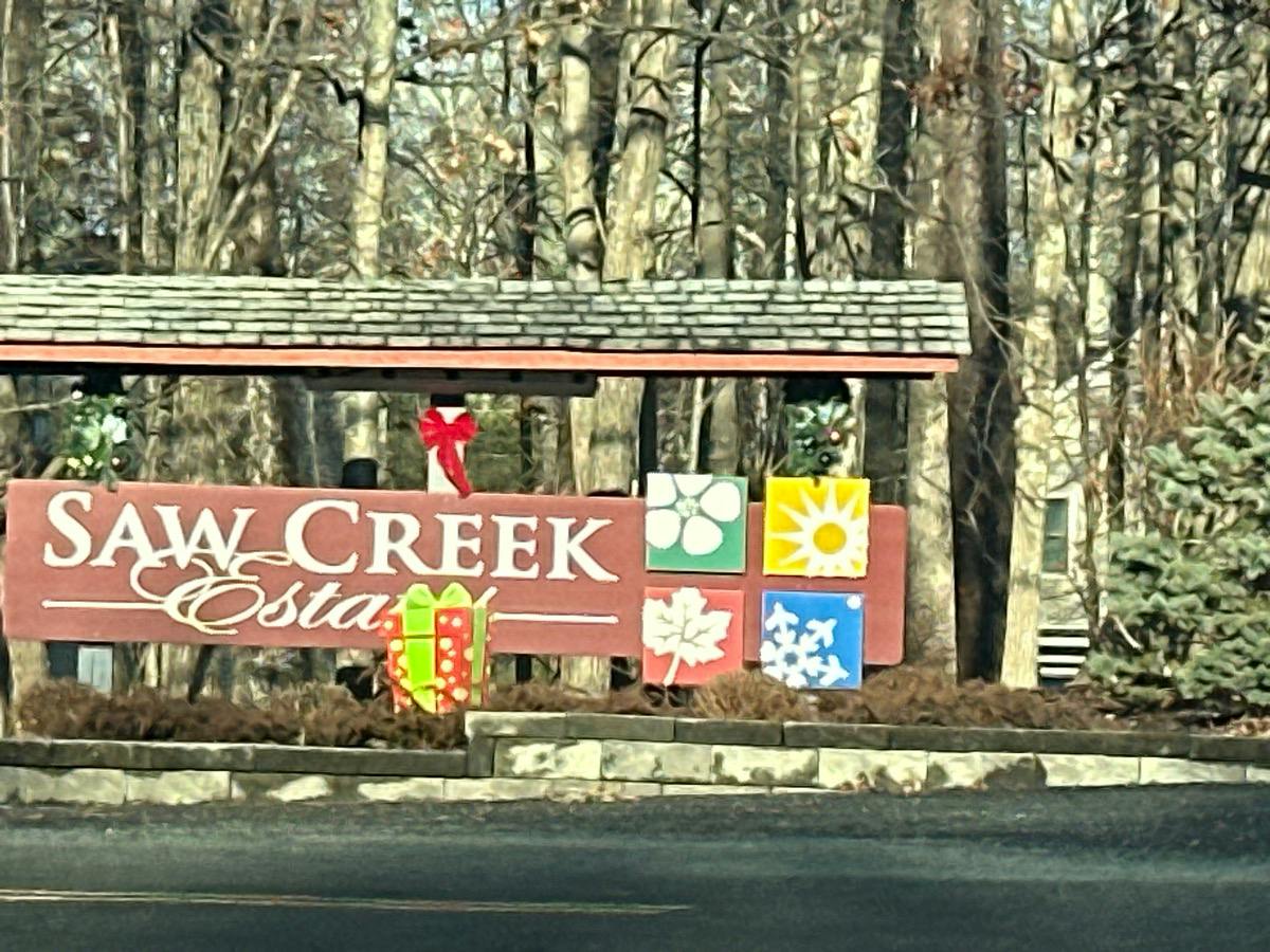 Stream Ct, Bushkill, PA 18324