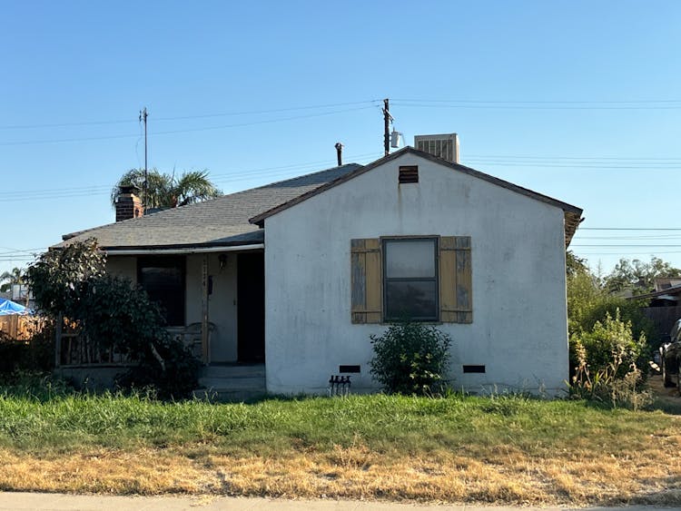 2134 East Cambridge Avenue Fresno, CA 93703, Fresno County