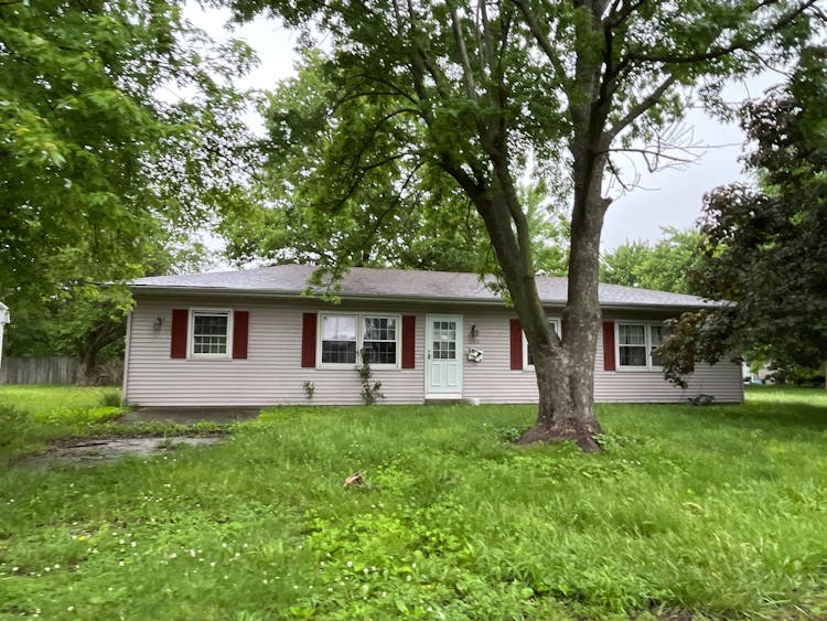 405 Keller St Virden, IL 62690, MacOupin County