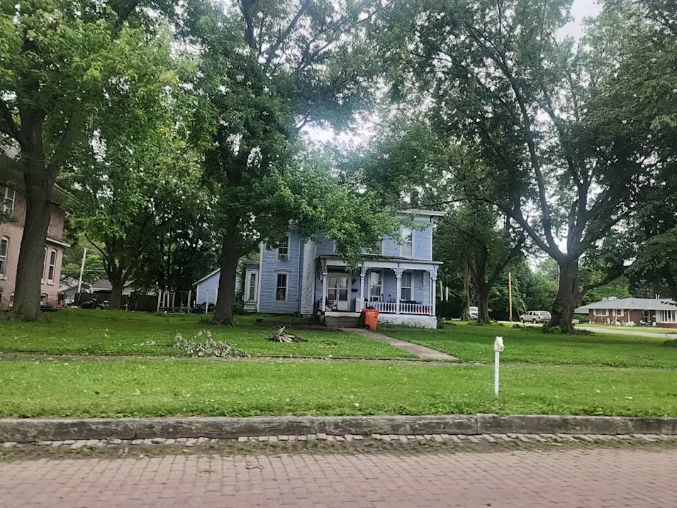 406 East Main Street Arcola, IL 61910, Douglas County