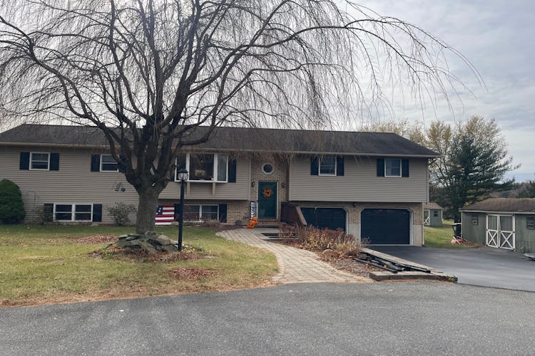 6875 Bruce Ln Slatington, PA 18080, Lehigh County