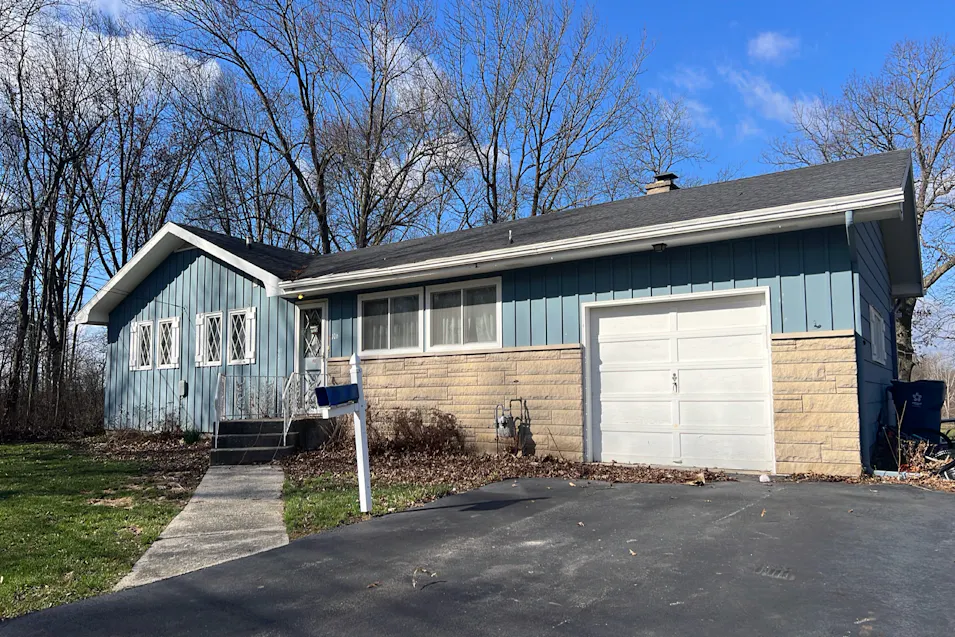 106 Fairlane Ct Hebron, IN 46341-8713, Porter County