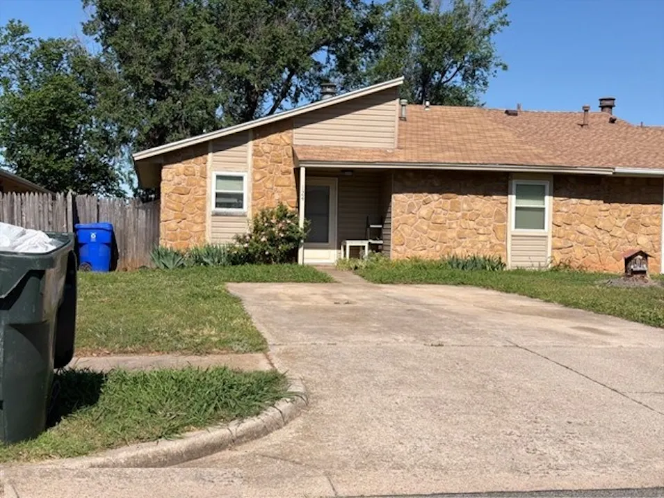 124 Vinita Dr Norman, OK 73071, Cleveland County