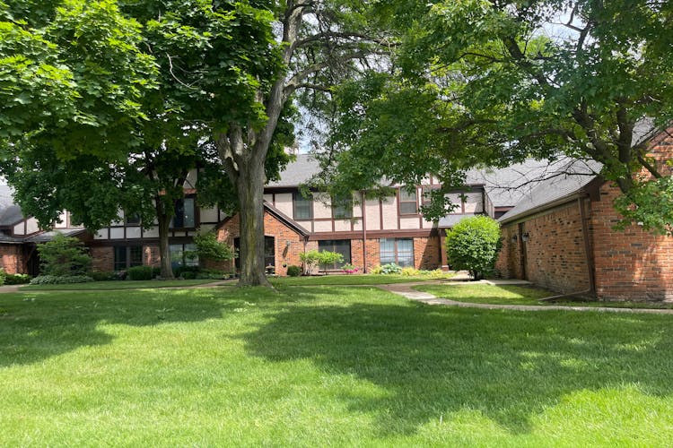 2699 Williamsburg Cir, Unit 21 Auburn Hills, MI 48326, Oakland County