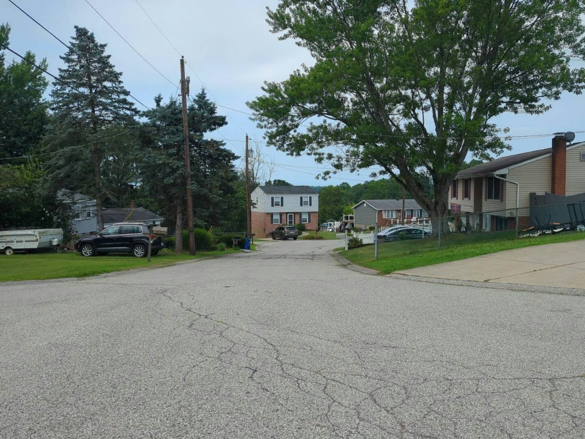 Terrence Dr, Manor, PA 15665