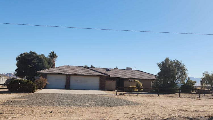 10883 Milpas Dr Apple Valley, CA 92308, San Bernardino County