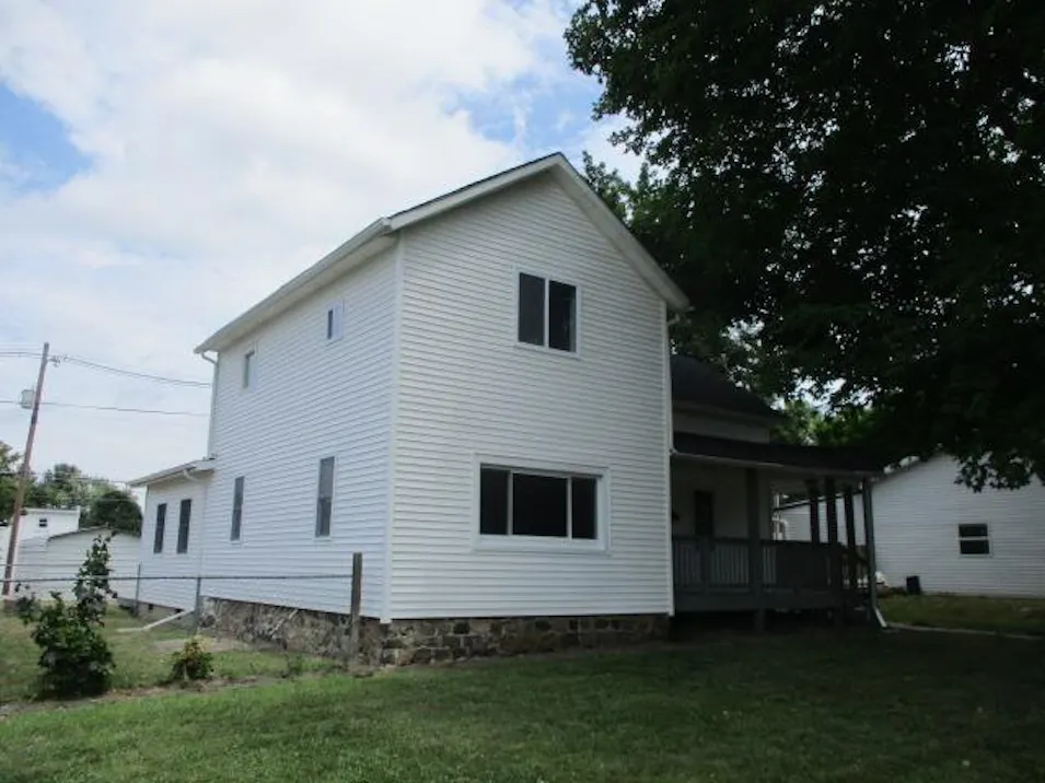 6627 E Berrien St Eau Claire, MI 49111, Berrien County