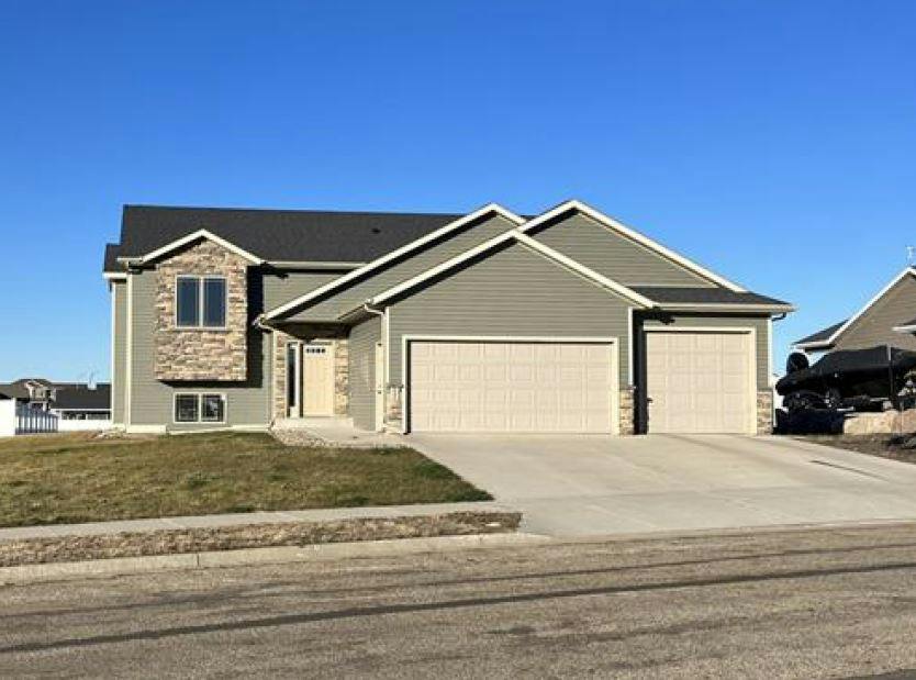 Cobblestone Loop, Mandan, ND 58554