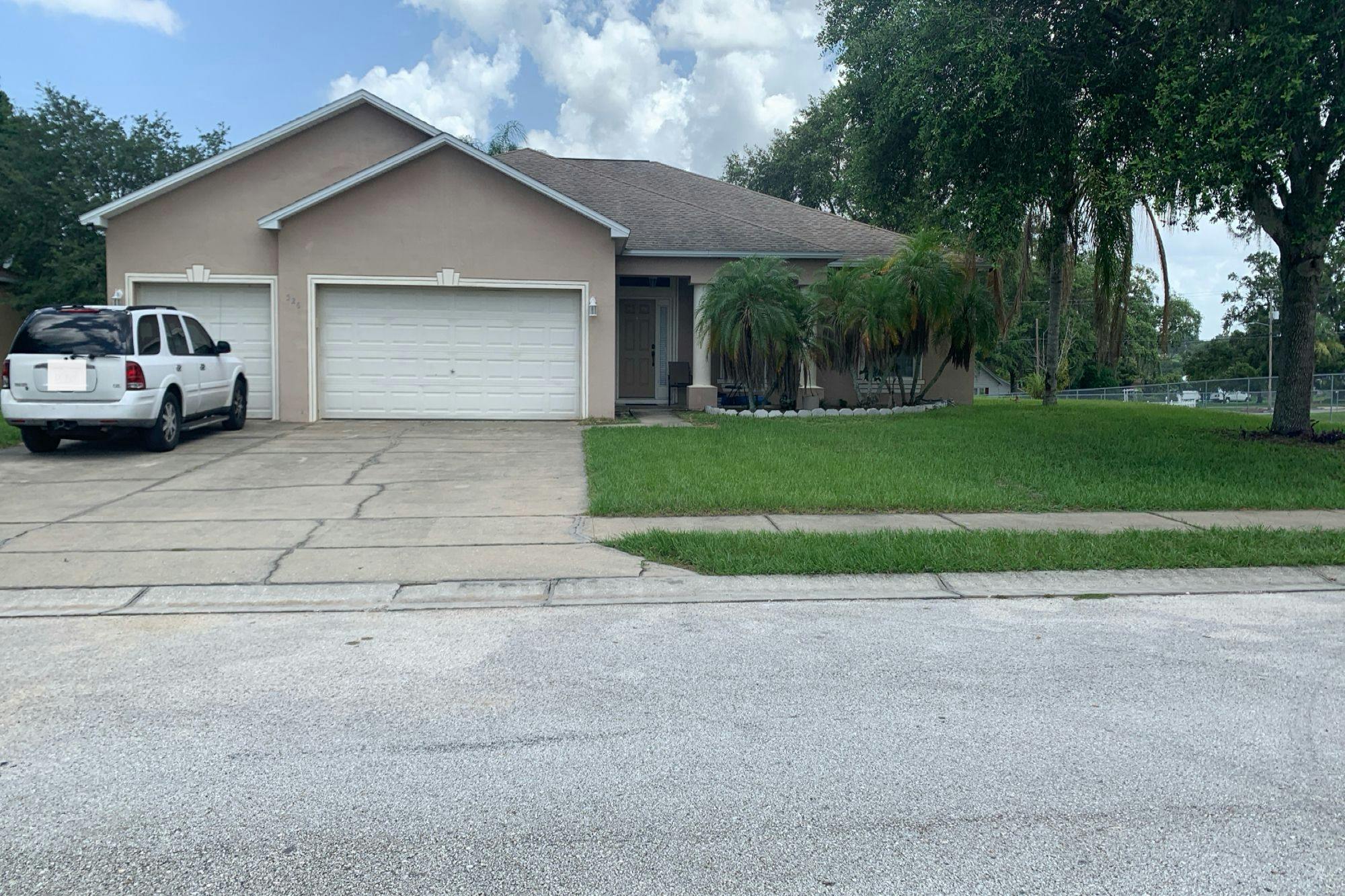 June Ave, Haines City, FL 33844