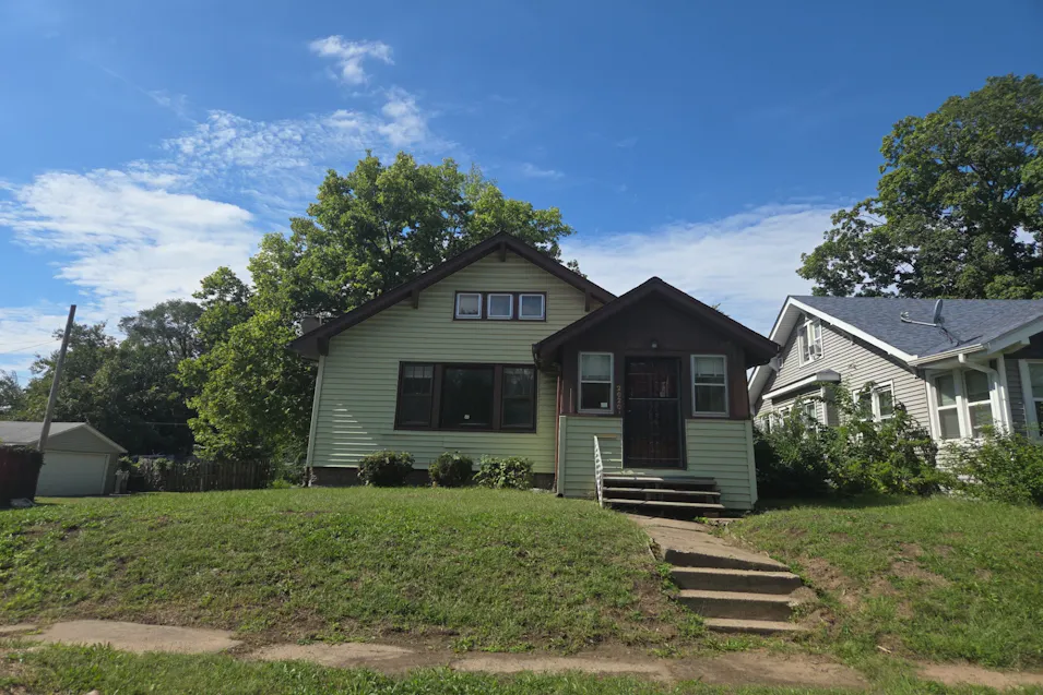 2020 9 1/2 St Rock Island, IL 61201, Rock Island County