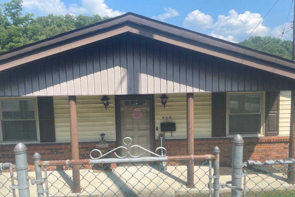 923 Center Street Mullens, WV 25882, Wyoming County