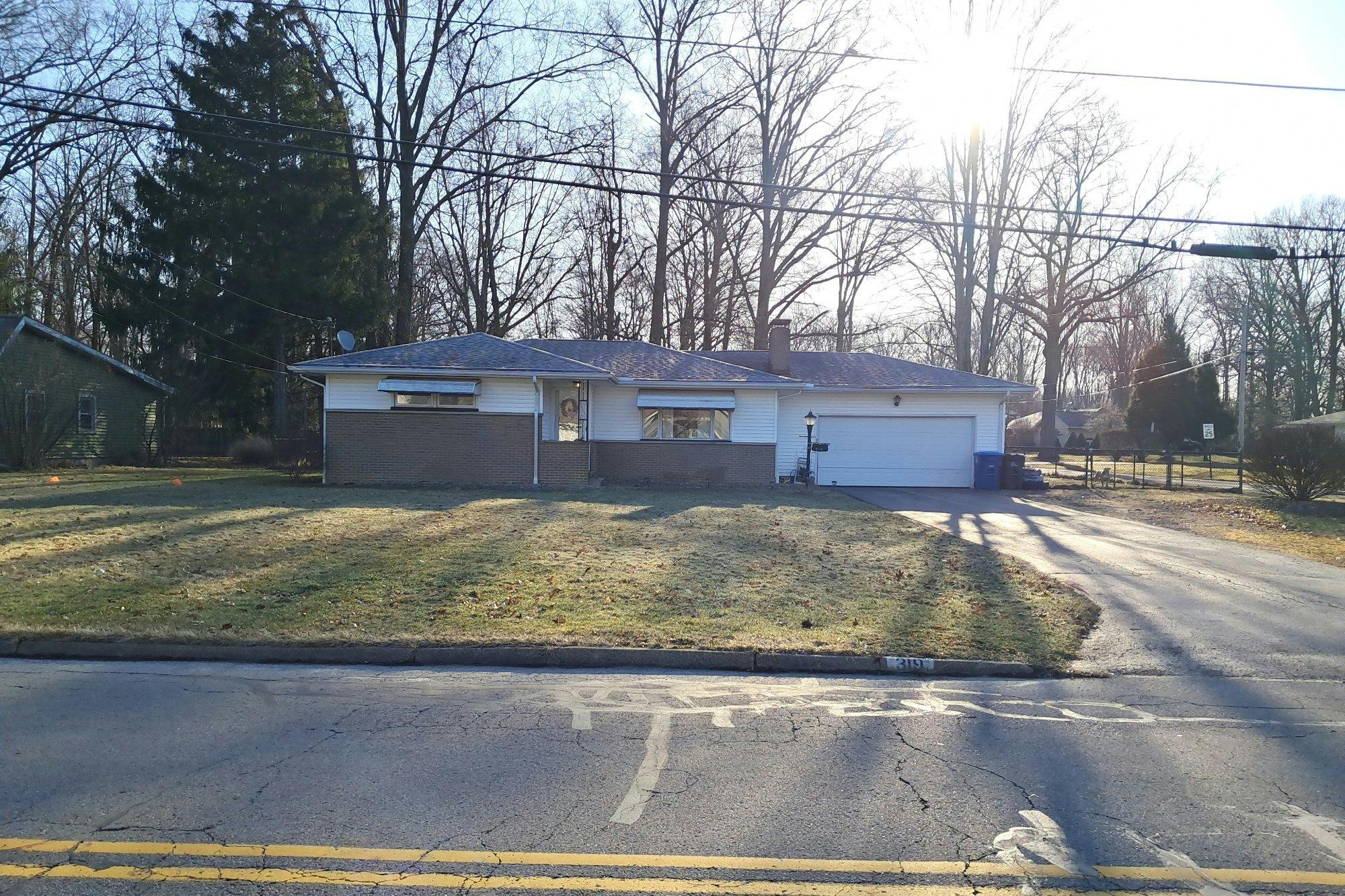 Russell Ave, Cortland, OH 44410
