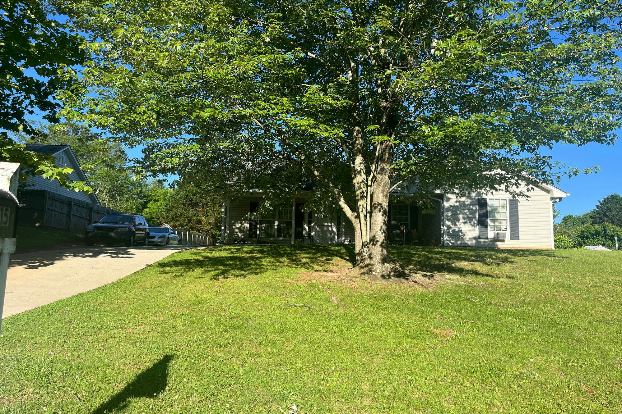 Twin Oaks Ln, Murrayville, GA 30564