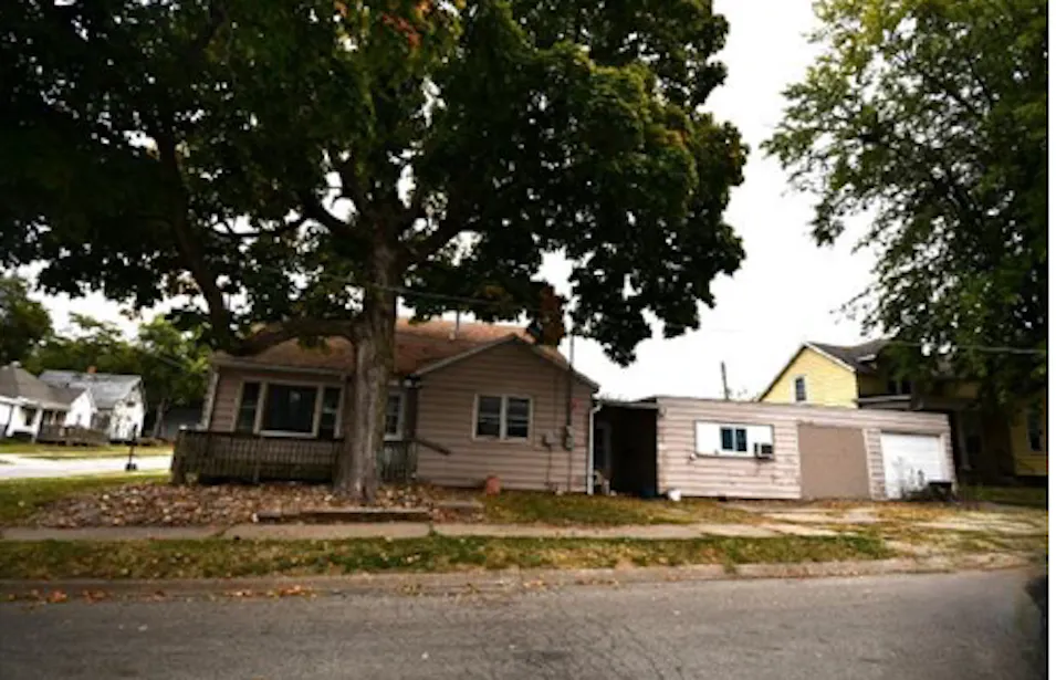 345 N 7th Ave Canton, IL 61520, Fulton County