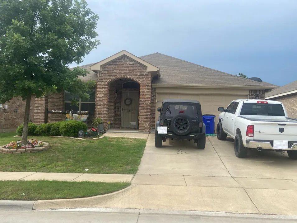 605 River Rock Drive Azle, TX 76020, Parker County