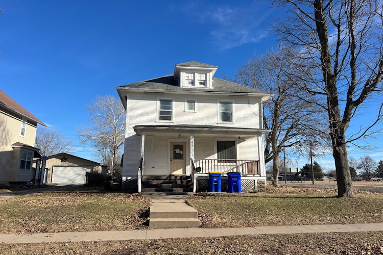 428 4th Ave Washington, IA 52353, Washington County