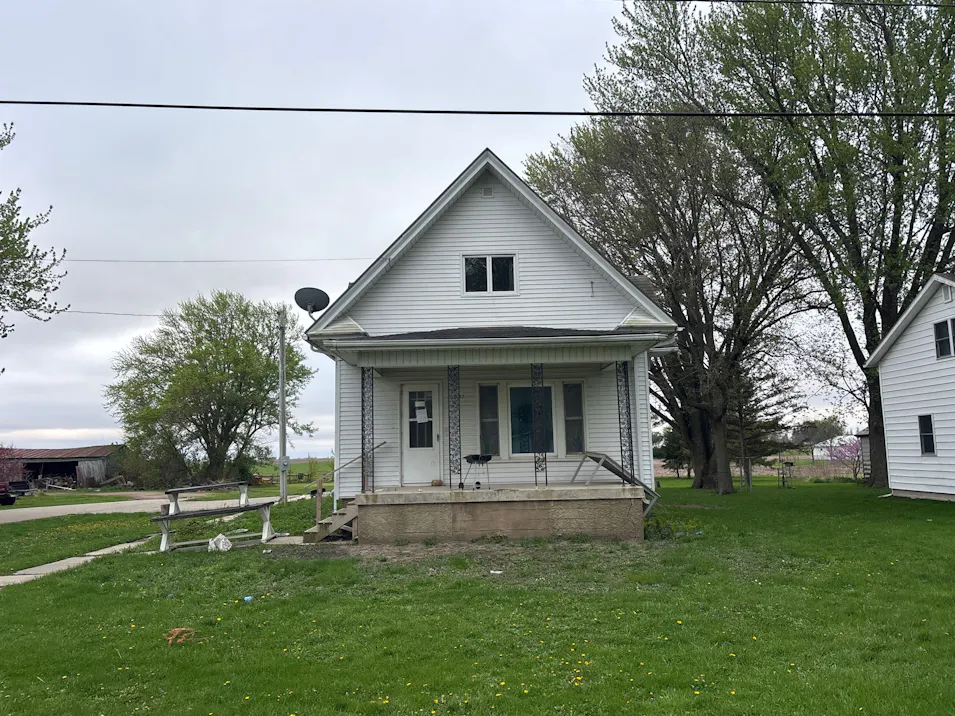 207 E Iowa St Ionia, IA 50645, Chickasaw County