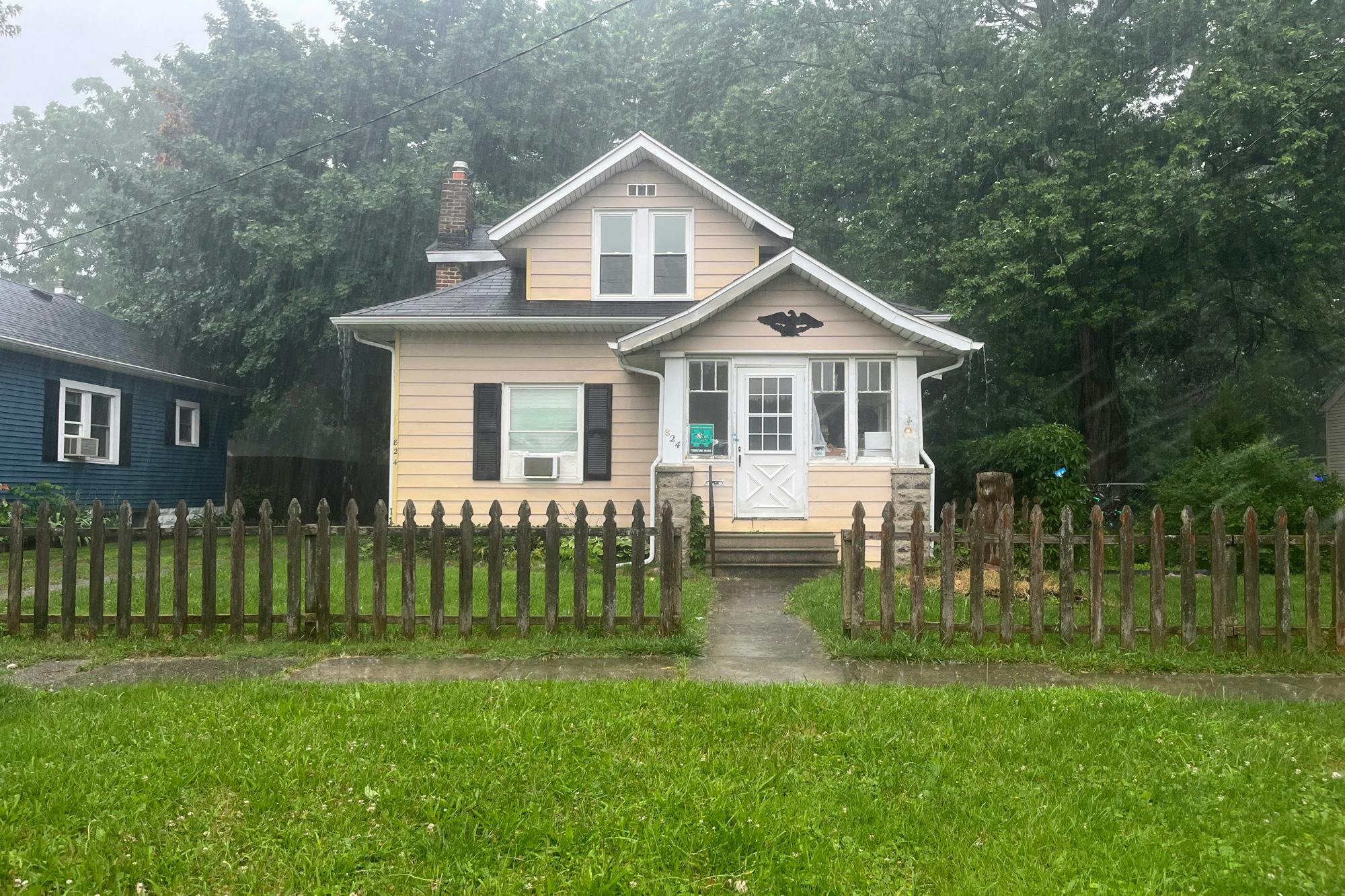 Gayle Ave, Kalamazoo, MI 49048