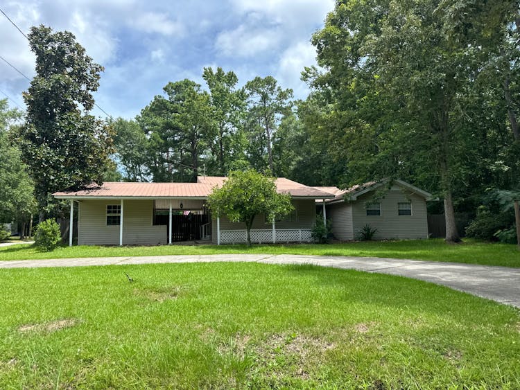 932 Saint Ann St Gautier, MS 39553, Jackson County