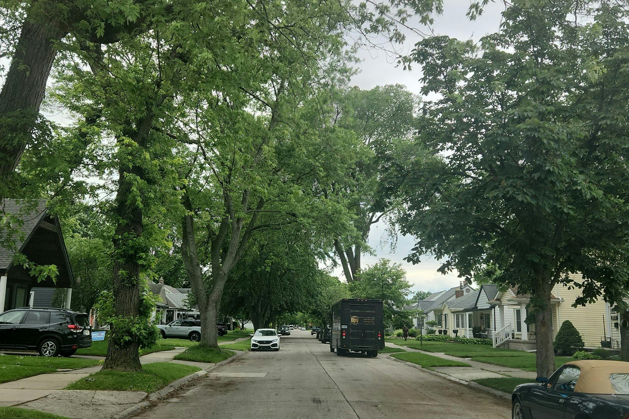 Edgeworth Ave, Royal Oak, MI 48067
