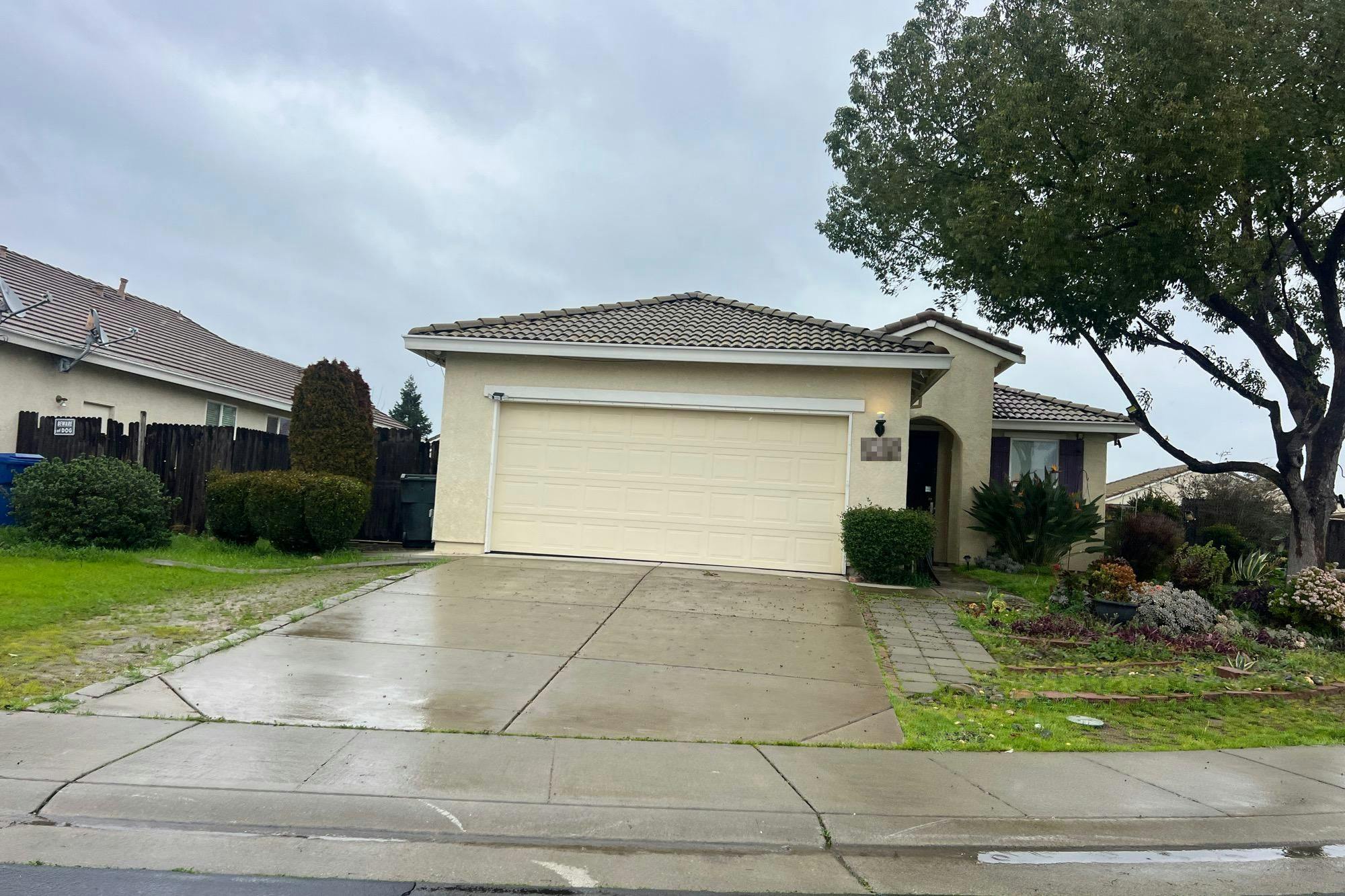Del Prado Ct, Sacramento, CA 95828