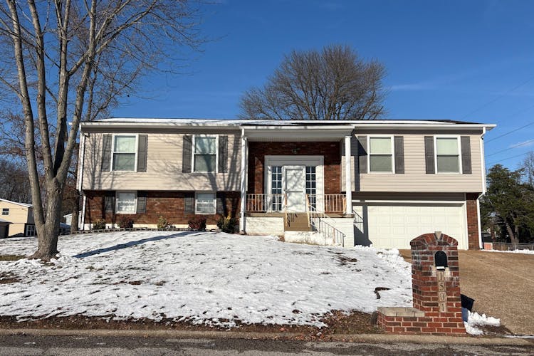 1501 Vicksburg Drive Belleville, IL 62221, Saint Clair County