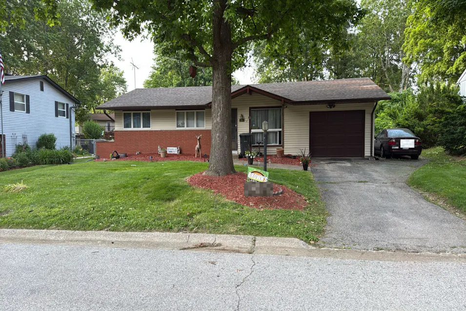 625 Saint Paul Dr Godfrey, IL 62035, Madison County