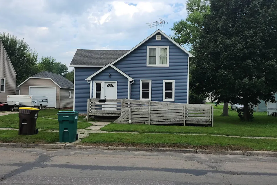 40 2nd Avenue NW Wells, MN 56097, Faribault County