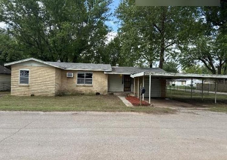 807 North St Maysville, OK 73057, Garvin County