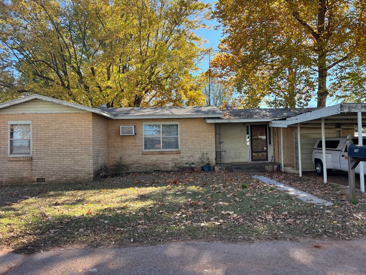 807 North St Maysville, OK 73057, Garvin County