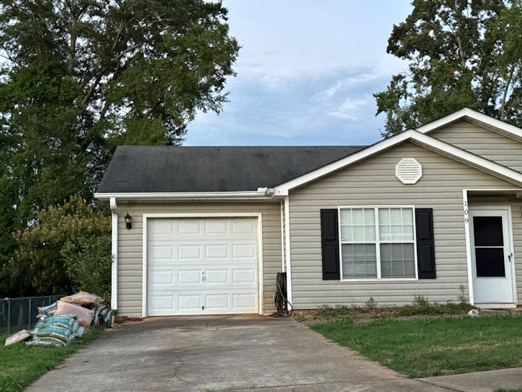 109 Ashley Oaks Drive Barnesville, GA 30204, Lamar County