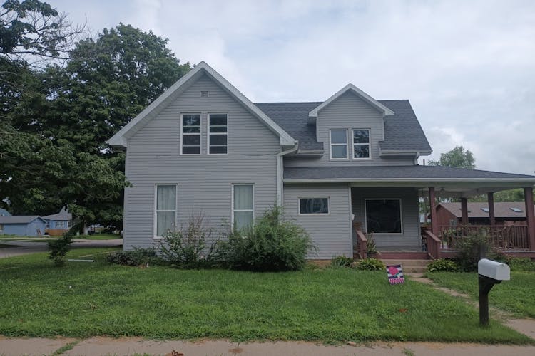 323 W Green St Winterset, IA 50273, Madison County