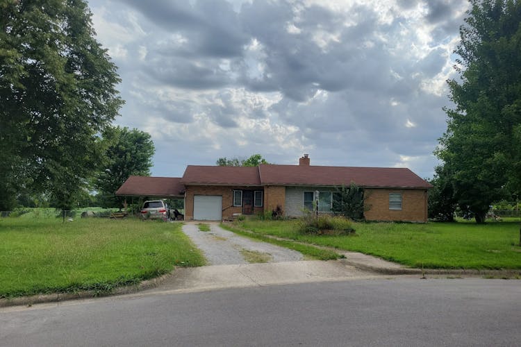 145 Crescent Dr Lebanon, MO 65536, Laclede County