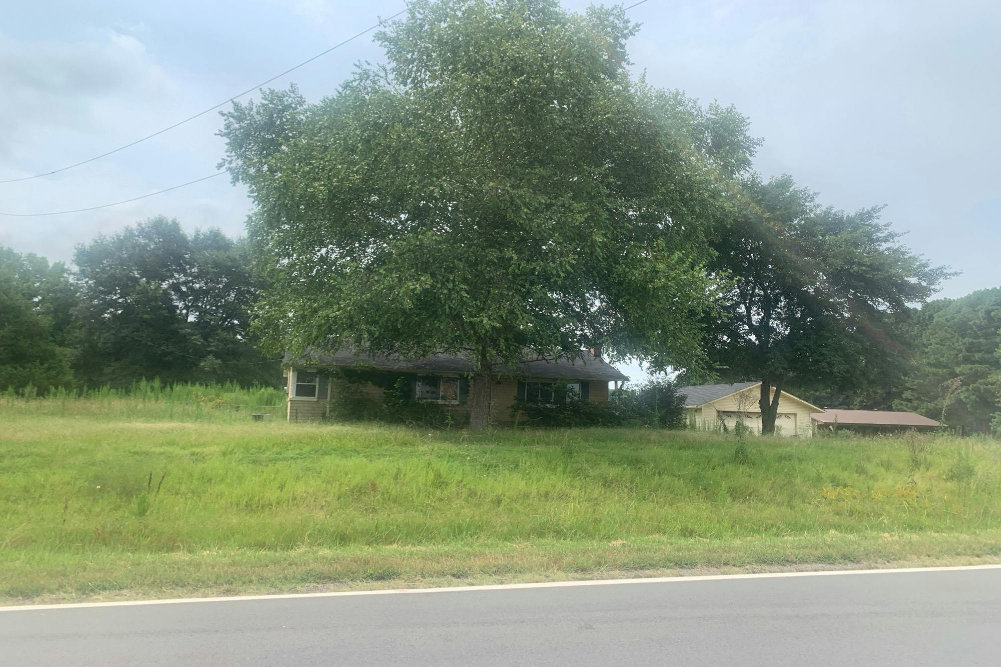 Highway 236 , Lonoke, AR 72086