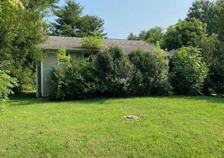 3900 W Walnut Leaf Dr Bloomington, IN 47403, Monroe County