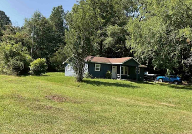 244 Crystal Lane Talladega, AL 35160, Talladega County